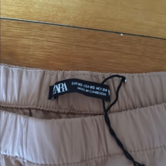 Light Cargo Pants - Picture 2 of 3